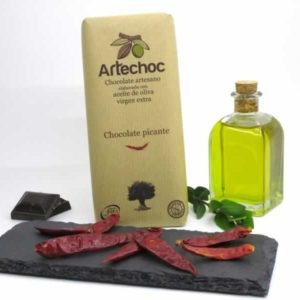 Tableta de chocolate negro artesano picante artesano con aceite de oliva virgen extra (AOVE) y cayena molida 105 g - Artechoc
