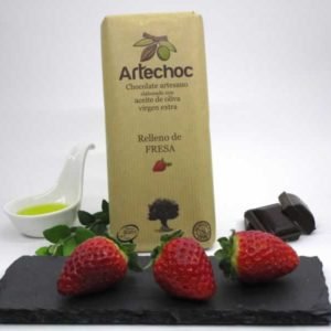 Tableta de chocolate negro artesano con aceite de oliva virgen extra relleno de crema de fresa con AOVE 105 g - Artechoc